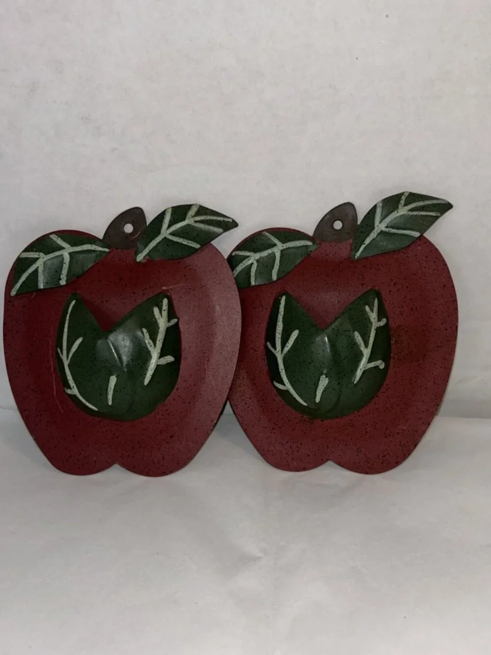 [2] APPLE METAL HANGING WALL pocket DECORATIONS country rustic Gallery Wall